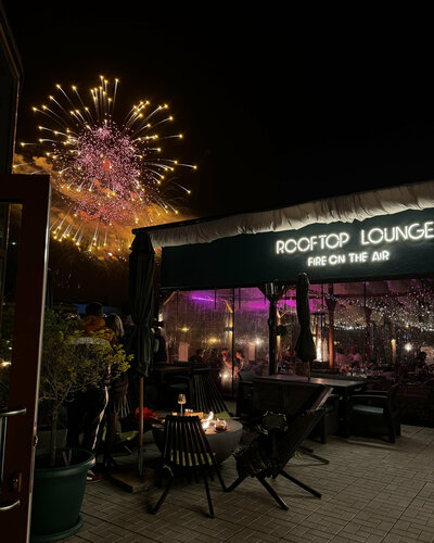 О V Hotel&Rooftop Lounge